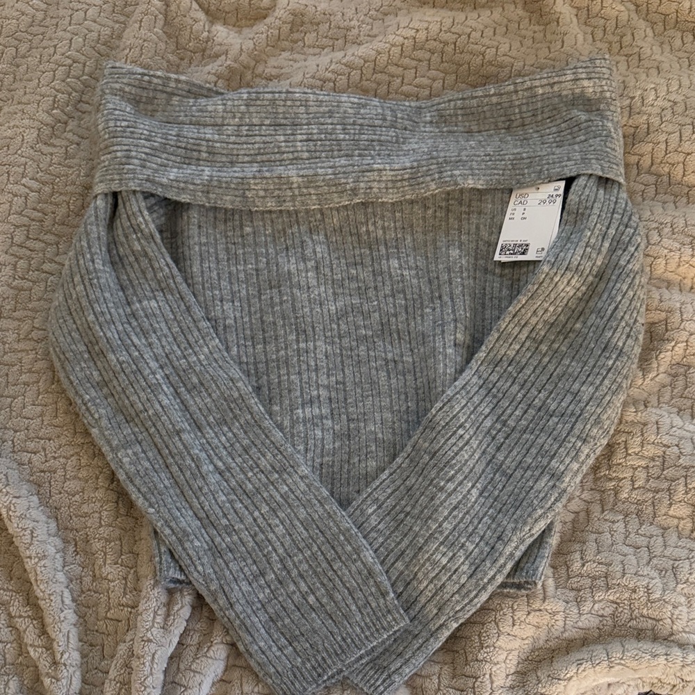 H&M Gray Off-the-Shoulder Sweater